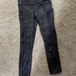 Lululemon  leggings deep camo size 6